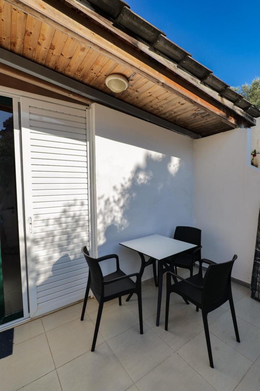 Vila Enxhi Ksamil Exterior foto